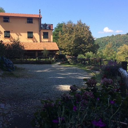 Agriturismo La Taverna Del Nonno Borzonasca Exterior photo