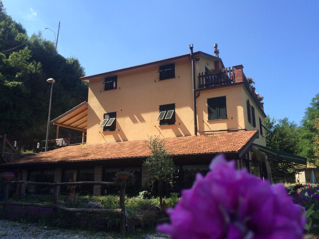 Agriturismo La Taverna Del Nonno Borzonasca Exterior photo