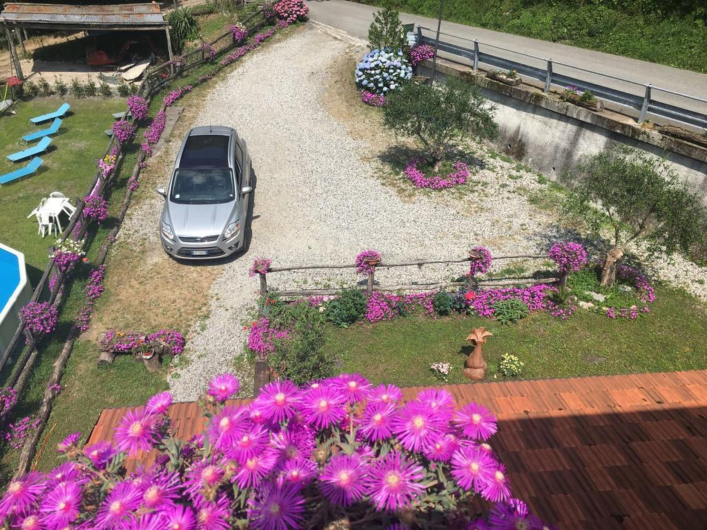 Agriturismo La Taverna Del Nonno Borzonasca Exterior photo